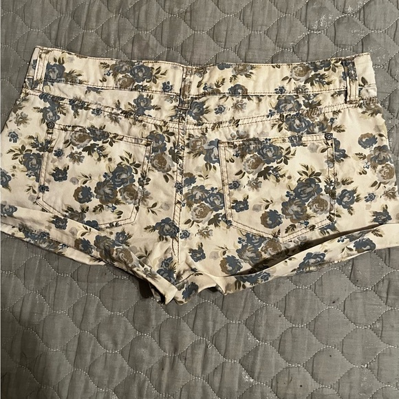 GRANE~FORAL SHORTS~7 - Picture 5 of 6